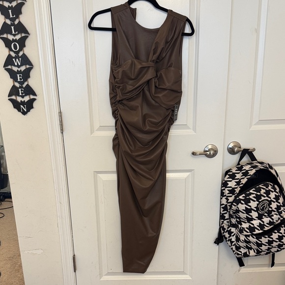 Express Dresses & Skirts - Elegant Brown Sleeveless Dress